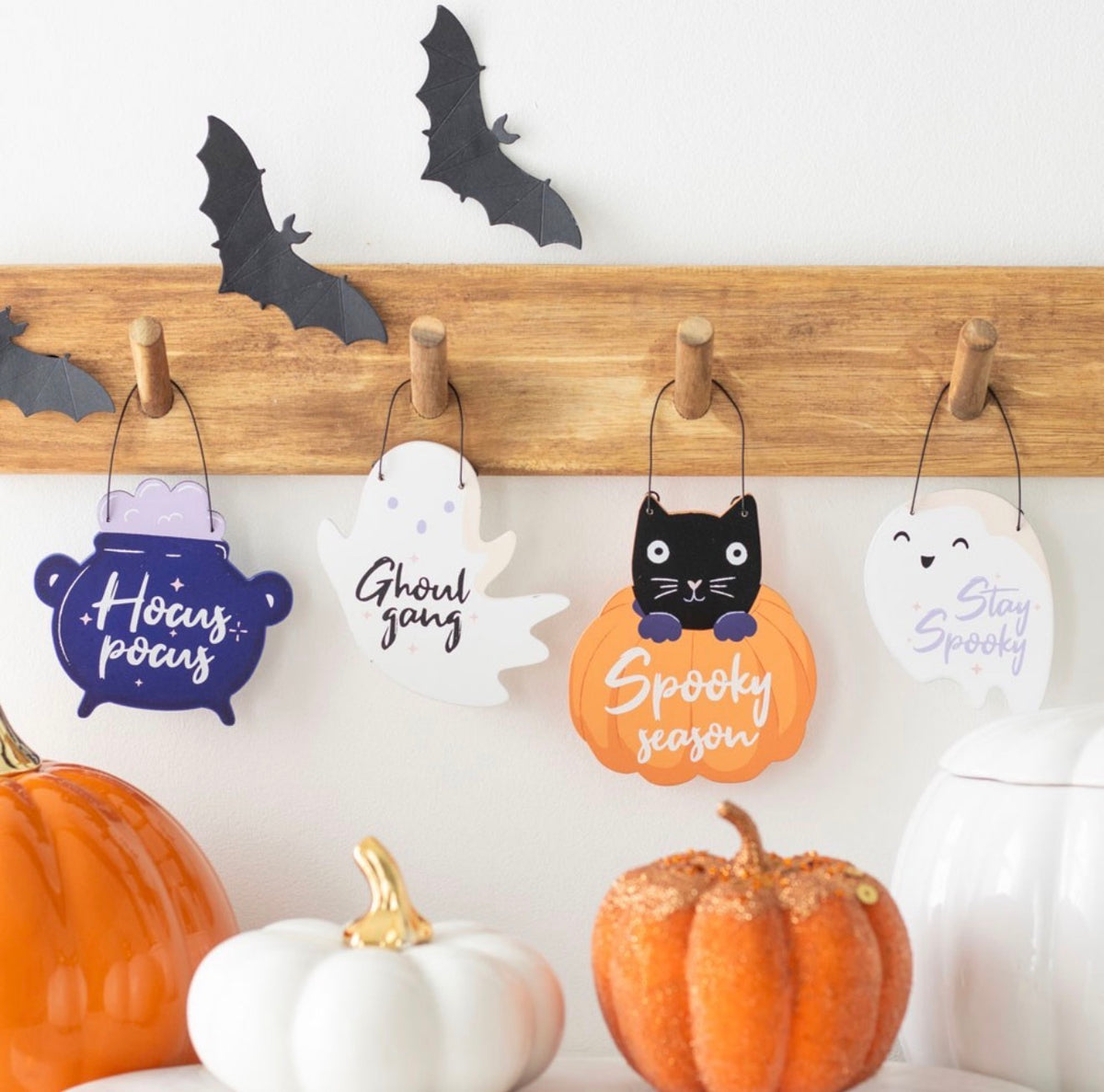 SET OF 4 MINI SPOOKY SIGNS HALLOWEEN DECOR