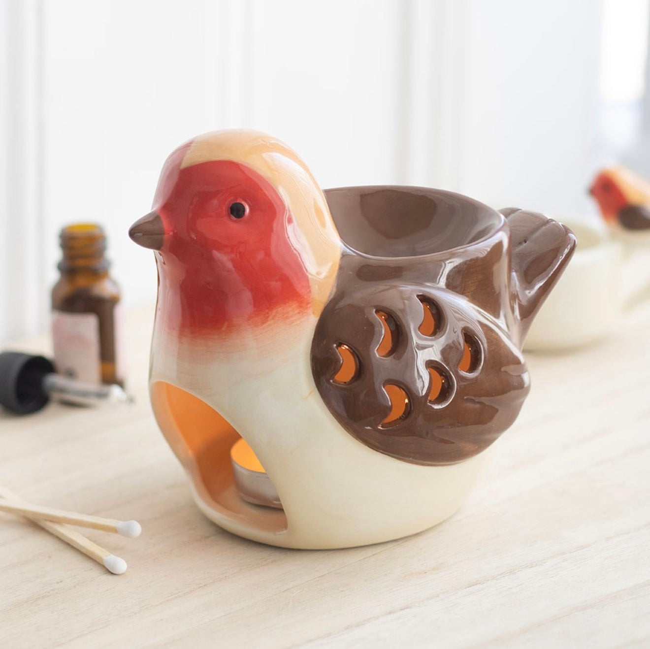ROBIN SHAPED OIL BURNER AND WAX WARMER