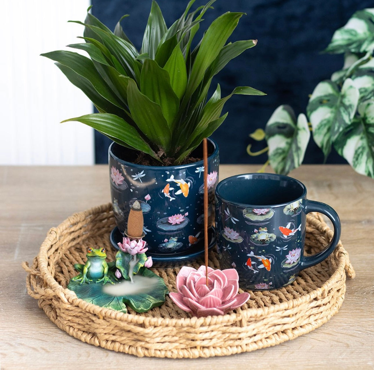 PINK WATER LILY INCENSE STICK HOLDER