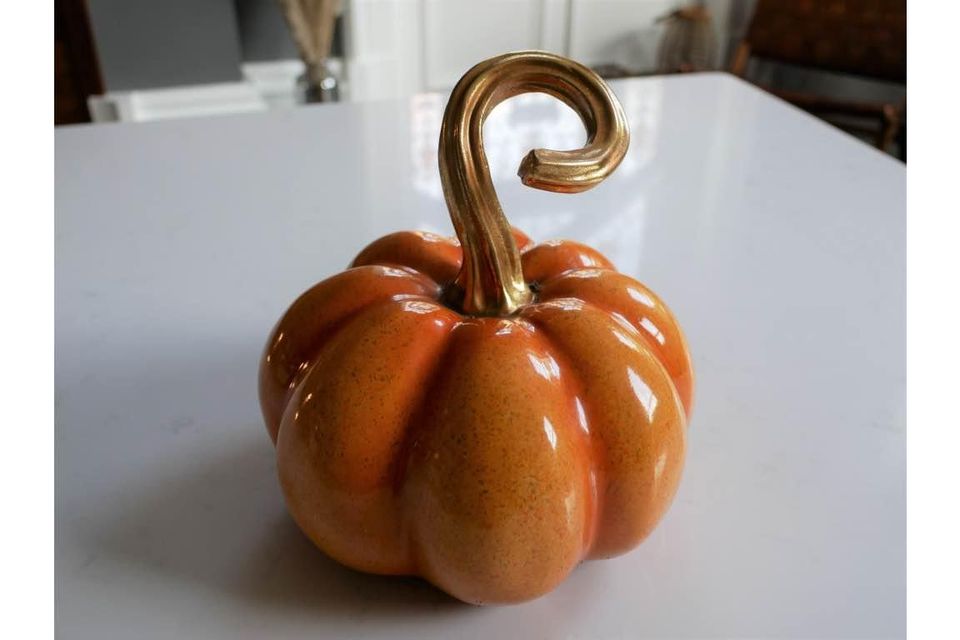 Orange Pumpkin With Gold Long Stem (Halloween)