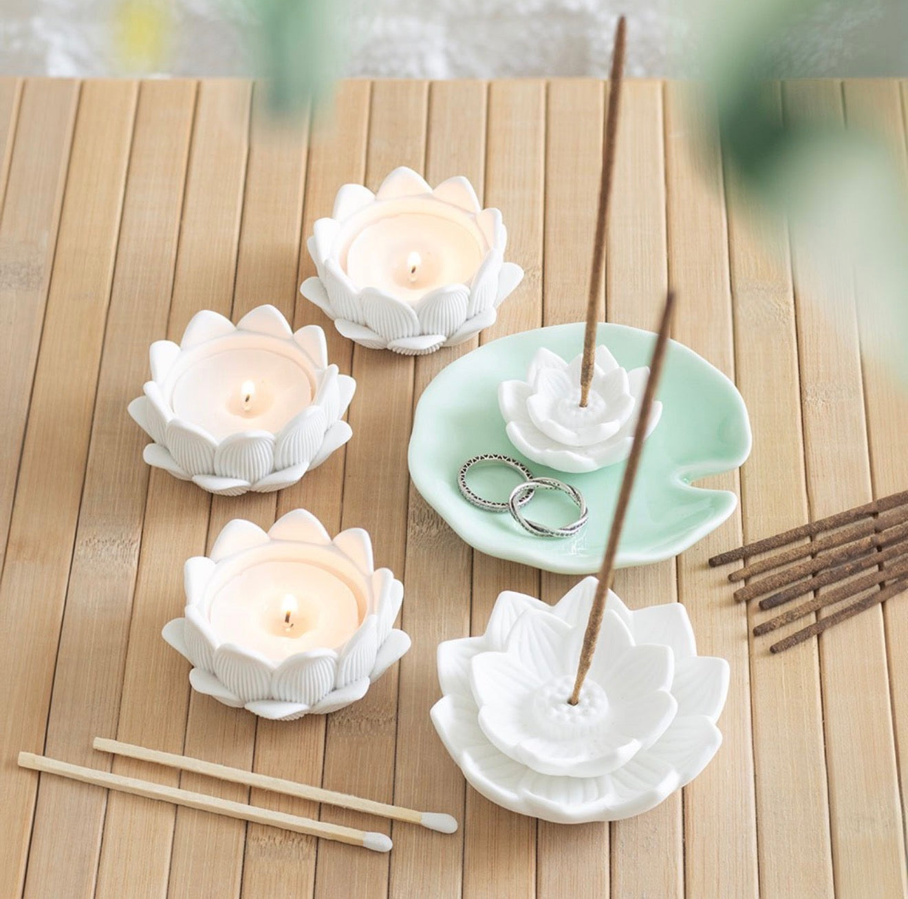 WHITE LOTUS FLOWER INCENSE STICK HOLDER