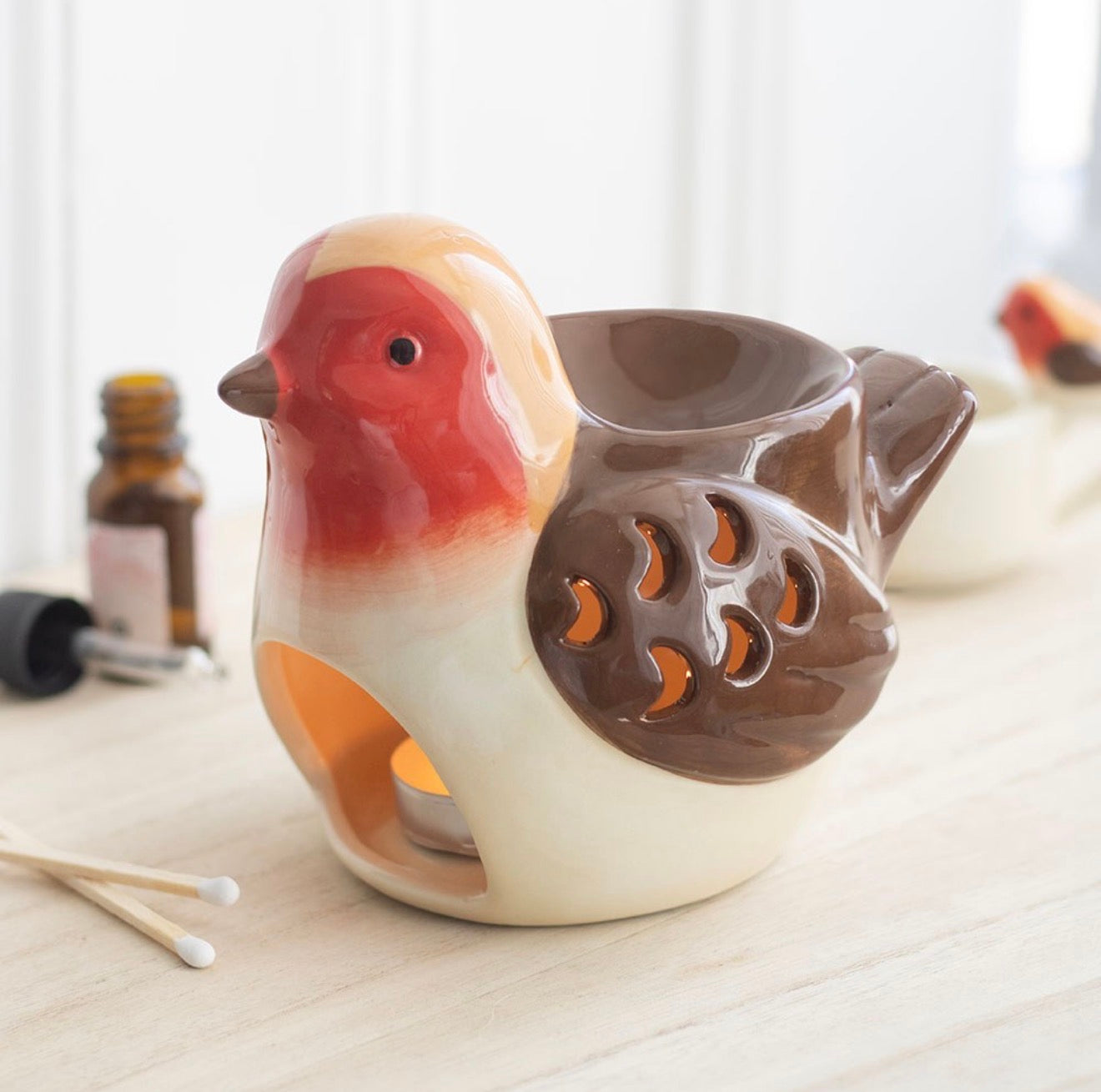 ROBIN SHAPED OIL BURNER AND WAX WARMER