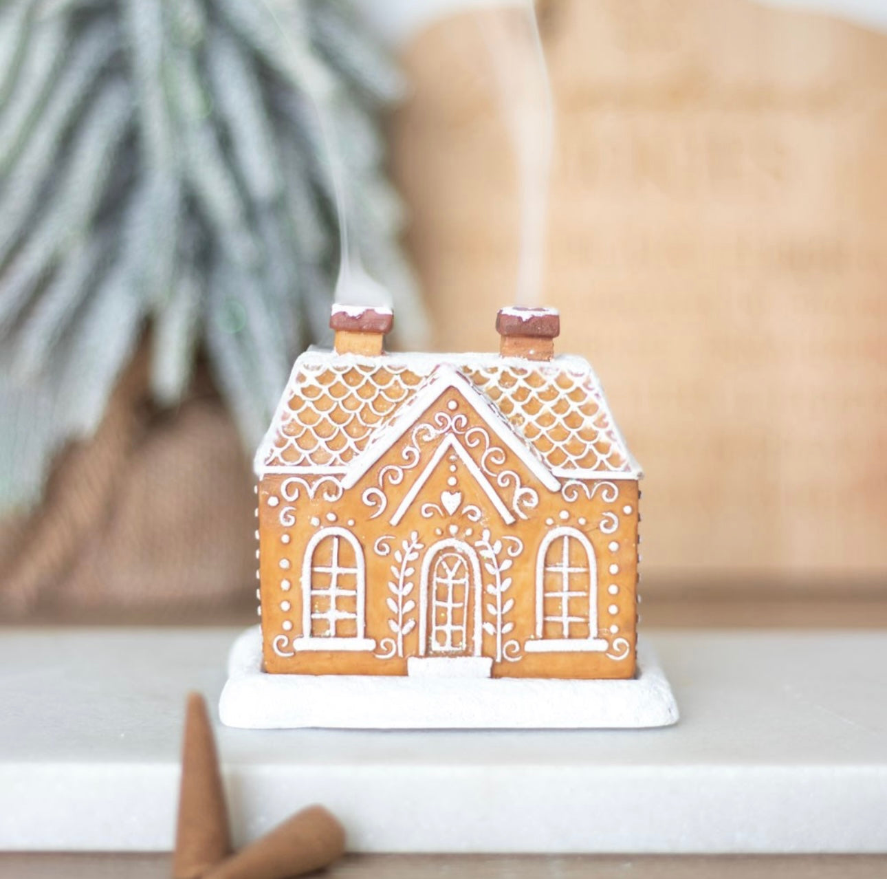 GINGERBREAD HOUSE INCENSE CONE BURNER