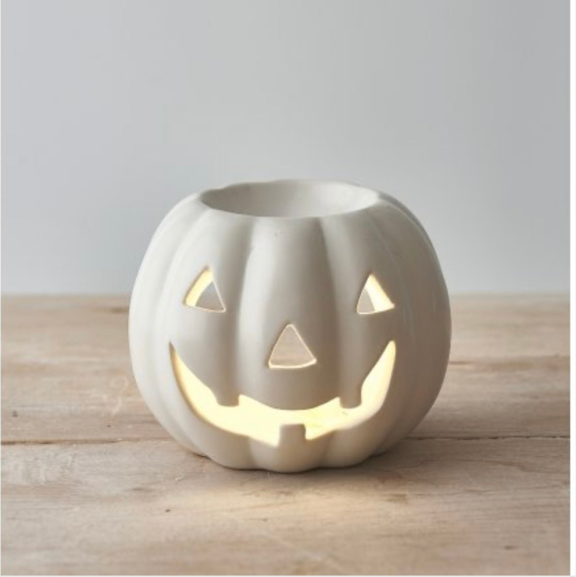 WHITE PUMPKIN OIL BURNER