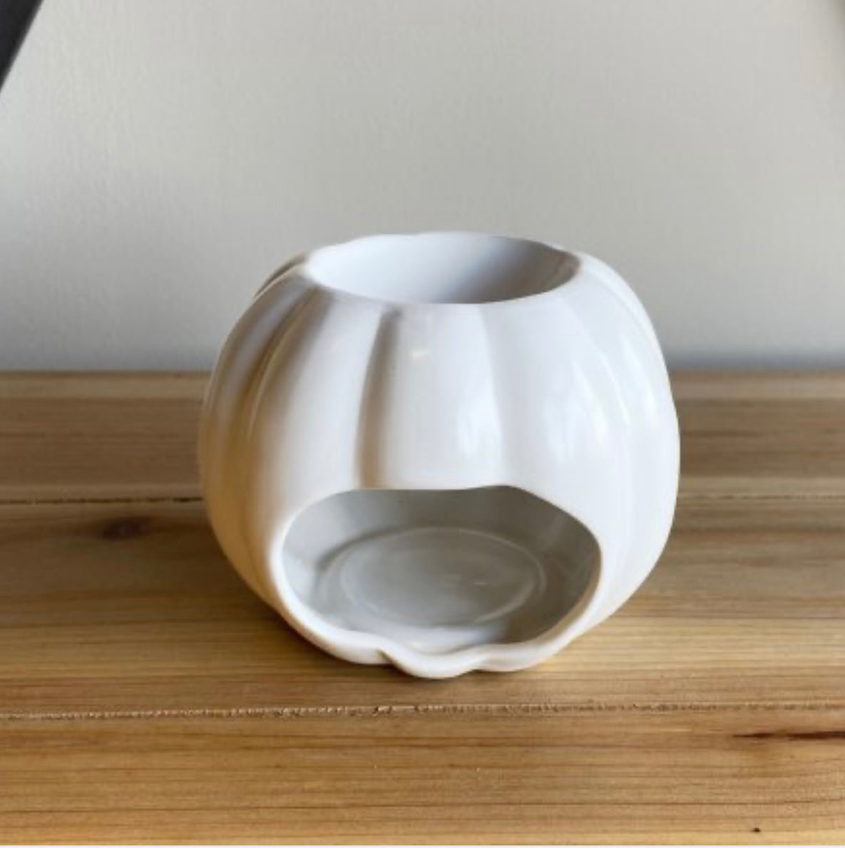 WHITE PUMPKIN OIL BURNER